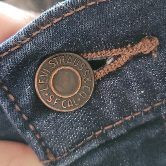 Levi Slimming Skinny Jean Size 30 Pre-Loved - Picture 12 of 13